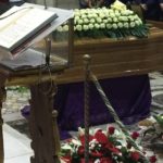 Funerali con 15 persone e cimiteri chiusi