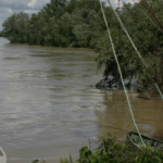 Ailano (CE). Esondazione fiume Volturno. I Carabinieri soccorro e traggono in salvo gli automobilisti bloccati dalla piena