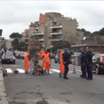Detenuti a lavoro sulle strade di Roma per pulire caditoie e rifare la segnaletica orizzontale