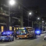 Milano. 23enne aggredito su un bus da una gang di sudamericani