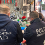 Shopper illegali: operazione congiunta polizia municipale Napoli e polizia municipale Roma Capitale