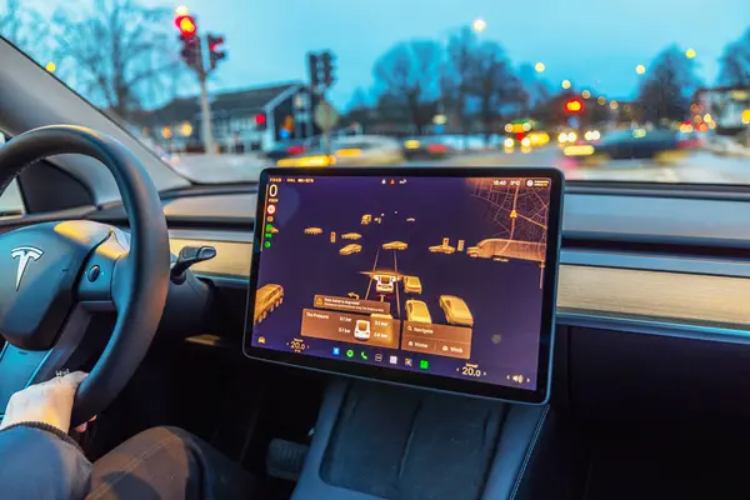display-tesla-vision-depositphotos-quotidianoitalia.it