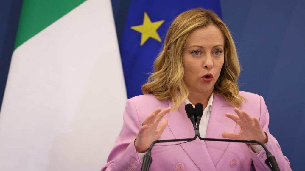 Approvata la tassa sul compleanno: volevi uscire a festeggiare? Ti tocca pagare | A rimetterci siamo sempre noi cittadini