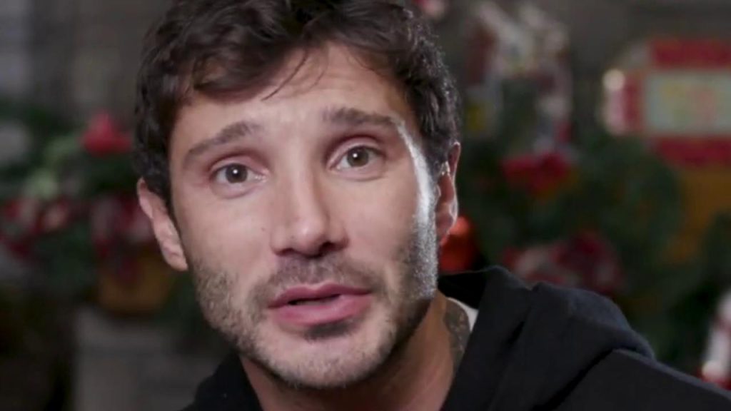 Stefano De Martino distrutto: surclassato e abbandonato | Addio ad Affari Tuoi