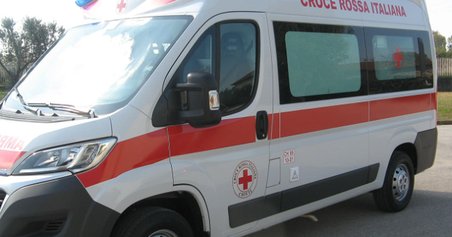 Un operaio è morto travolto da un muletto