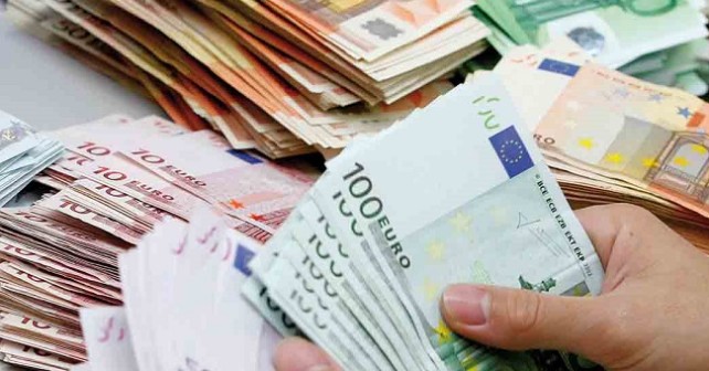Renzi non è credibile, spesa pubblica + 52 miliardi