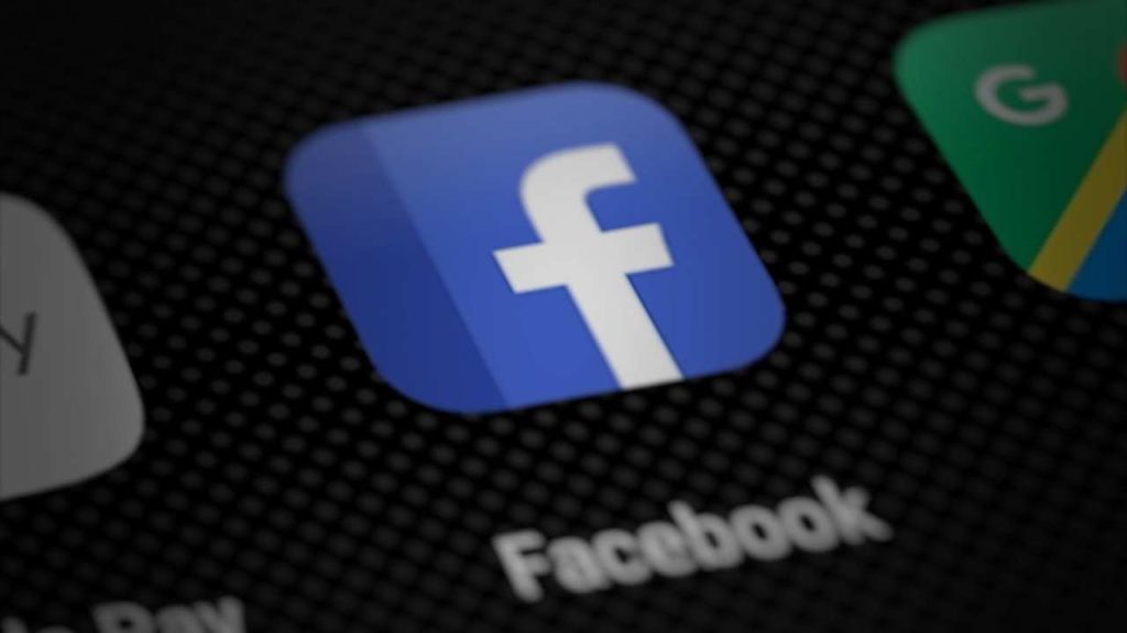Facebook ha comprato la tua privacy: violato ogni tipo di accordo con l’utente | Alla fine ti metti in tasca mille euro