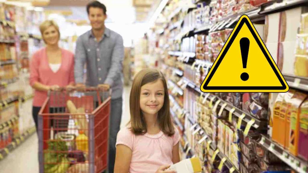 Riporta tutta la spesa indietro: interi lotti contaminati nei supermercati | Stai mettendo in pericolo la tua famiglia