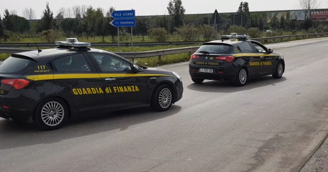 Rifiuti: Sequestri per un milione di euro nei confronti dell’imprenditore Luigi Ferraro, fratello di Nicola, ex consigliere della regione Campania