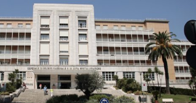 Chirurgia toracica robotica, all’Ospedale Monaldi eseguiti due interventi mai pubblicati in letteratura scientifica
