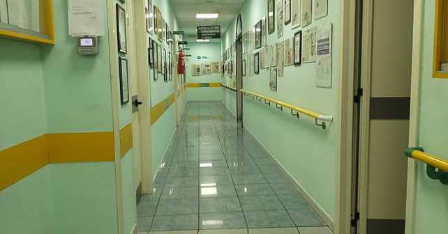 imbo nasce con malattia incurabile, i genitori lo abbandonano in ospedale