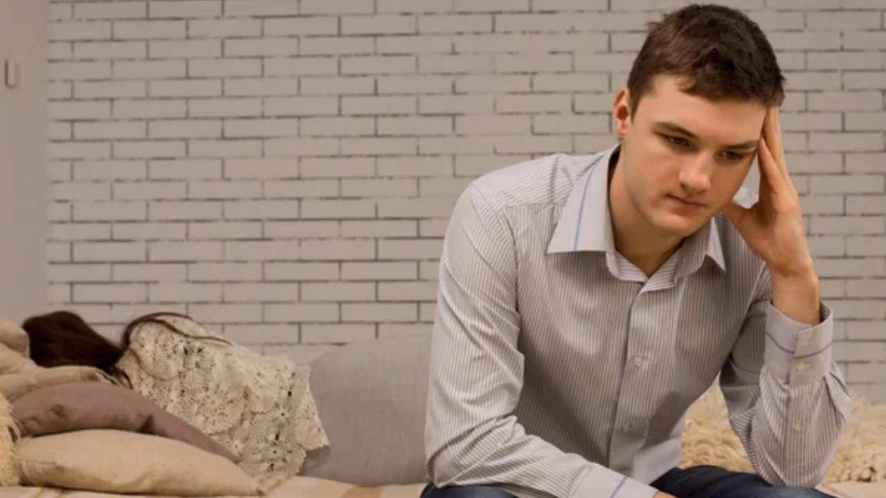 Ti piace rimanere in casa a riposare? Potrebbe essere un sintomo gravissimo: sembra innocuo, ma non lo è | Rischi di rovinarti la vita