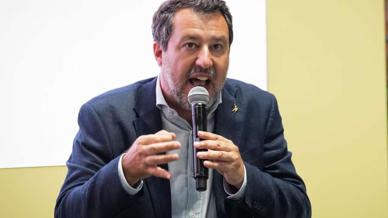 Tagliati i fondi per il ponte sullo stretto: a pagarlo saranno solo gli italiani | Uno scherzetto che ci lascerà in mutande