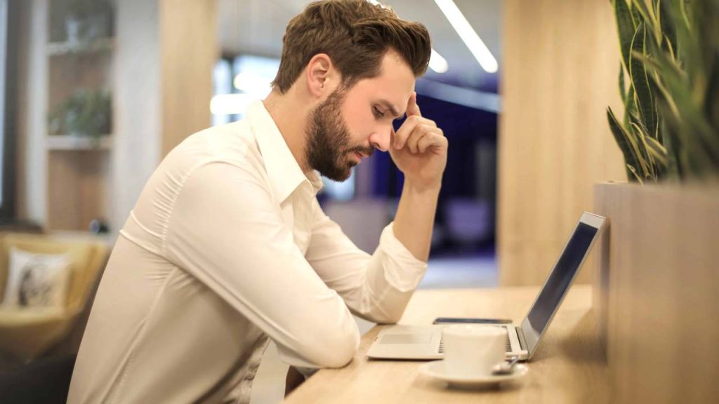 Dipendenti trattati da partita iva: lavori, guadagni, ma niente contributi | Sei costretto a pagare tutto da solo