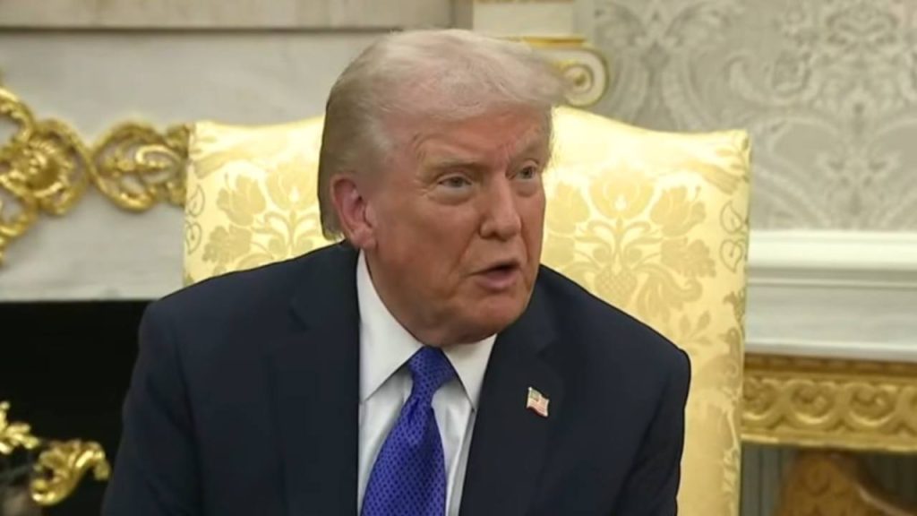 Usa, Trump nega il via libera a Kiev per i missili a lungo raggio | Nuove sanzioni contro Mosca: colpiti i colossi energetici russi