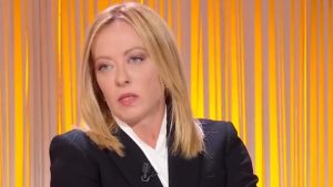 Sassaiola contro pullman tifosi del Pistoia