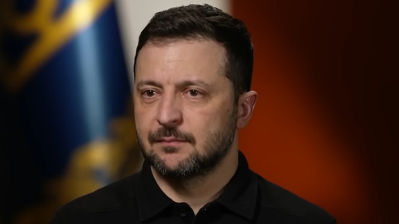 Ucraina, ennesimo attacco di Zelensky a Putin | “Vuole un disastro umanitario”: la Russia risponde agli USA