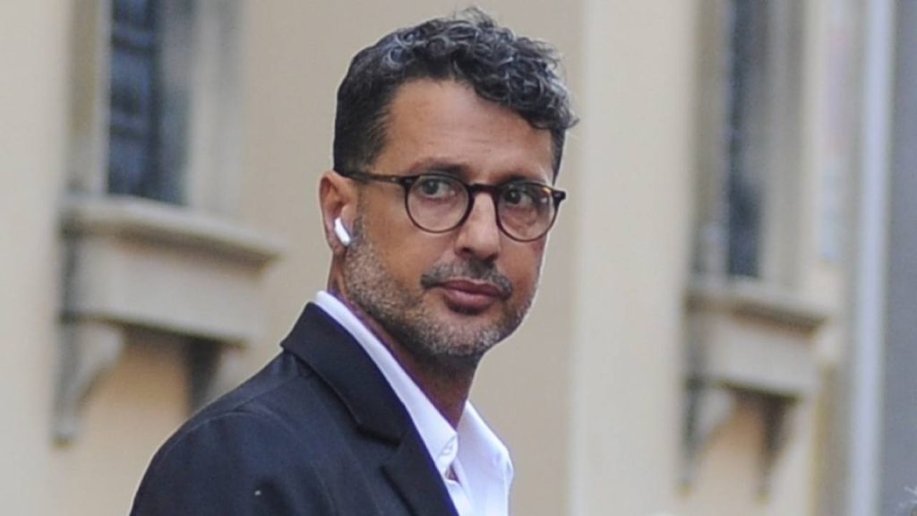 “Pedofilia e commercio di organi umani”: Corona, ecco la verità | Dovrà spiegare tutto in tribunale