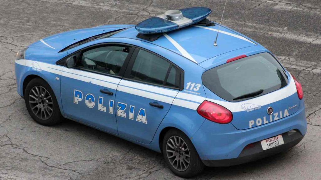 Nei quartieri alla ricerca di stranieri: lo Stato organizza le ronde | Paghiamo per farci la guerra tra poveri