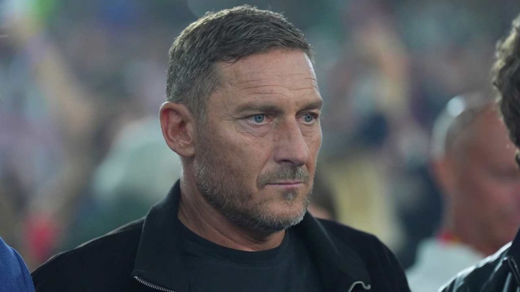 “Così mi ammazzo”: Francesco Totti non riesce ad andare avanti | A queste condizioni è meglio farla finita