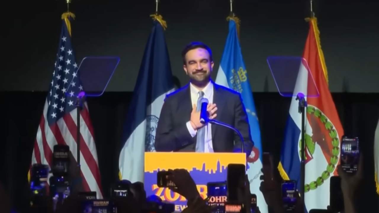 New York, Mamdani fa la storia | E’ il primo sindaco musulmano della città: il più giovane in assoluto